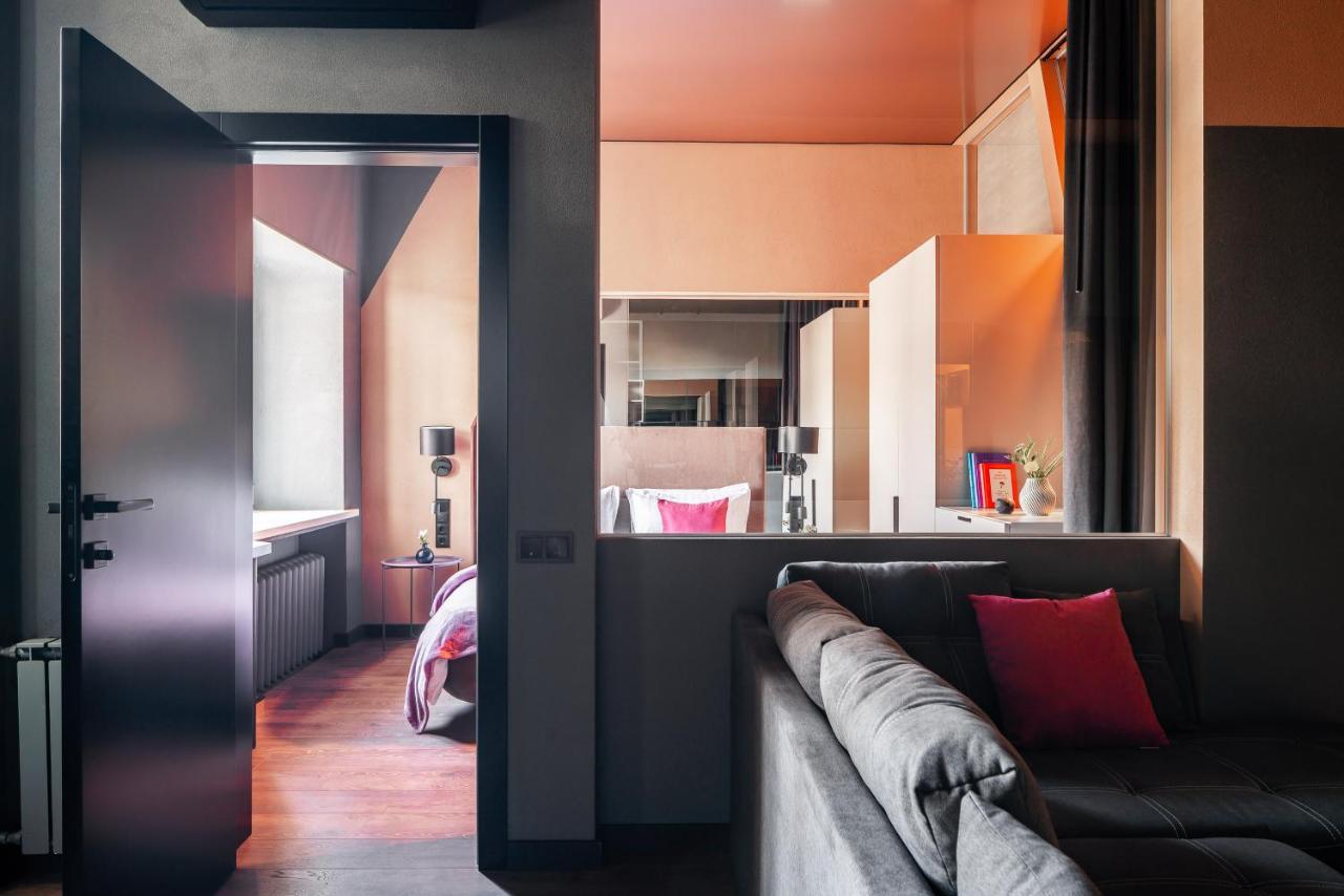 Apartment Luxury Across Arena Complex *